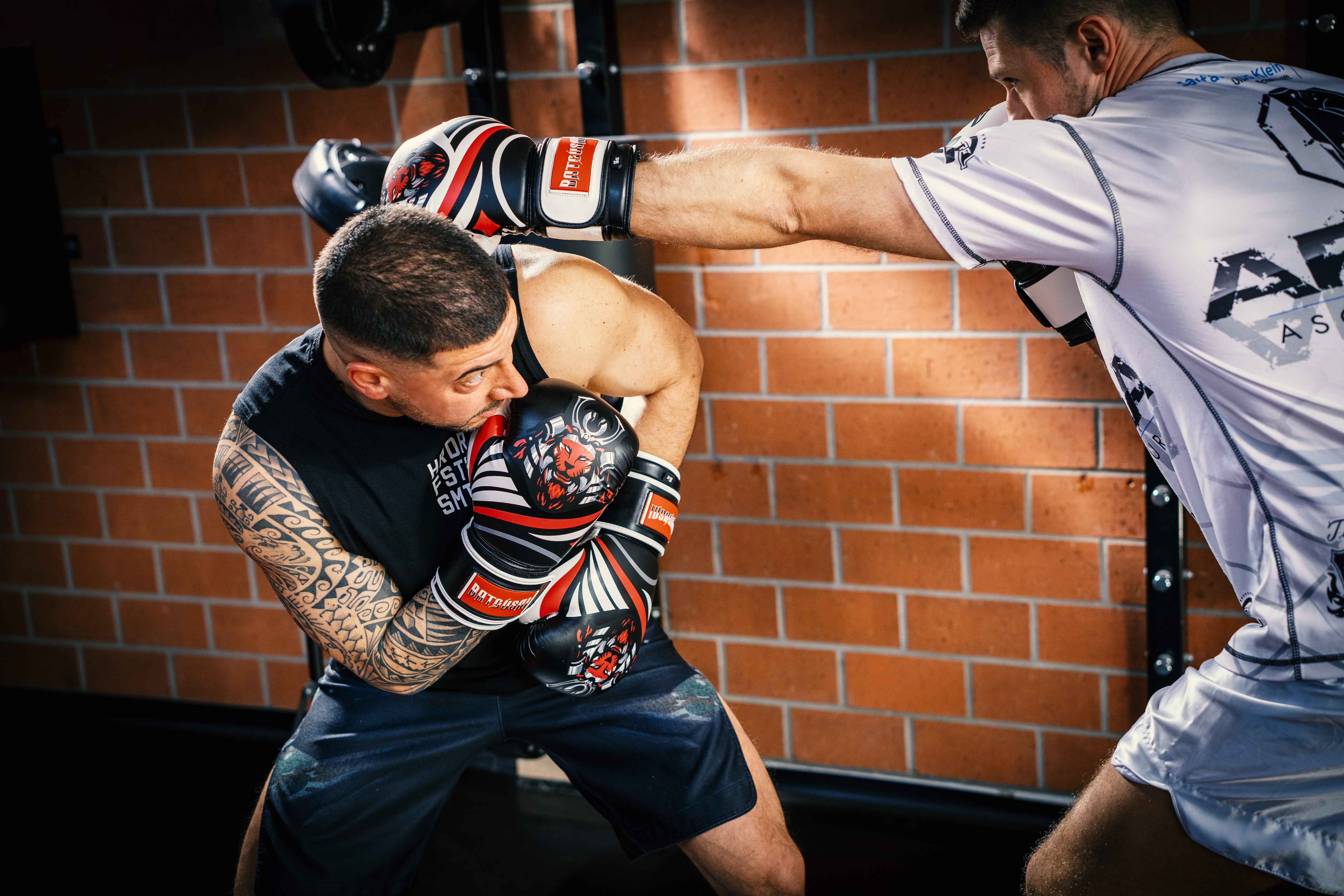 Boxhandschuhe aus Rindsleder & PU – Langlebig & strapazierfähig